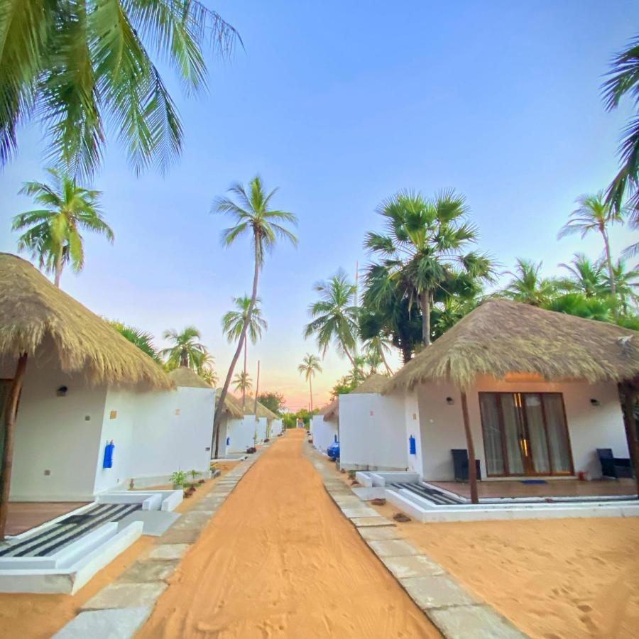 The Blue Lagoon Resort Kalpitiya Exterior photo