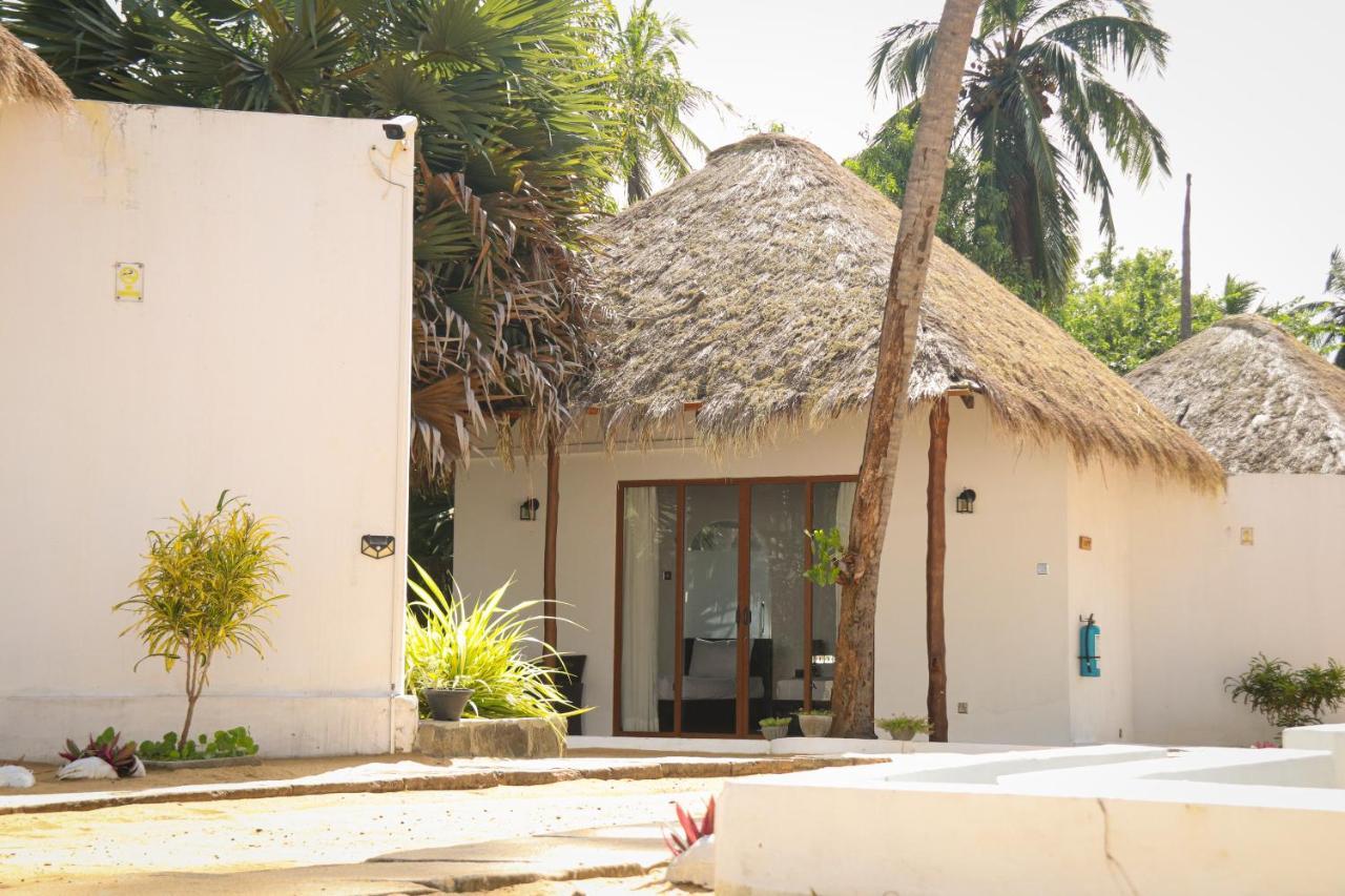 The Blue Lagoon Resort Kalpitiya Exterior photo