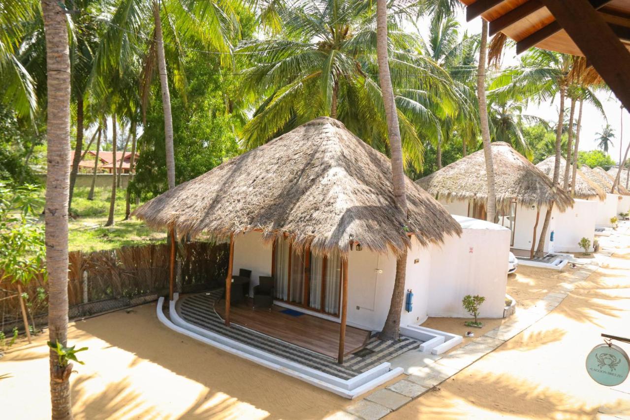 The Blue Lagoon Resort Kalpitiya Exterior photo