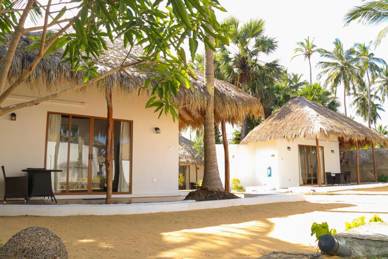 The Blue Lagoon Resort Kalpitiya Exterior photo